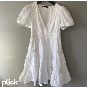 Zara klänning - Zara klänning köpt förra året! (Lånad bild) skriv för egna bilder 