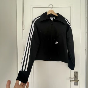 ADIDAS tracktop - Helt ny, oanvänd! Adidas Montreal tracktop, 70s inspirerad!