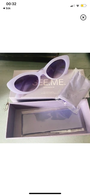 CHIMI glasögon - Helt oanvända solglasögon från SEE ME kollektionen tillsammans med Gina tricot, Chimi eyewear och Braive. I orginal förpackning och oöppnade tillbehör. 