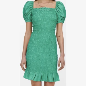 Klänning - Sommarklänning från only! Aldrig använd🌸