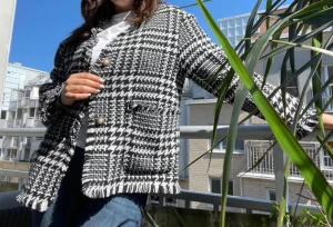 Stockhlm jacka - Värmer lagom mycket. Storlek M så den sitter lite löst och fint.