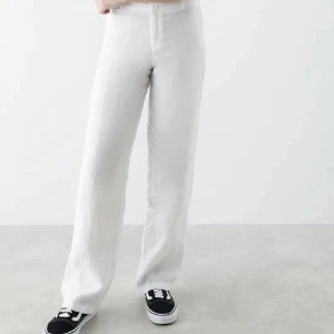 Linnebyxor  - Slutsålda linnebyxor från ginatrictot, köpta förra året. Supersköna och lågmidjade💕