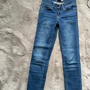 Skinny levis jeans i storlek 24 Inte mycket använda, jätte fint skick