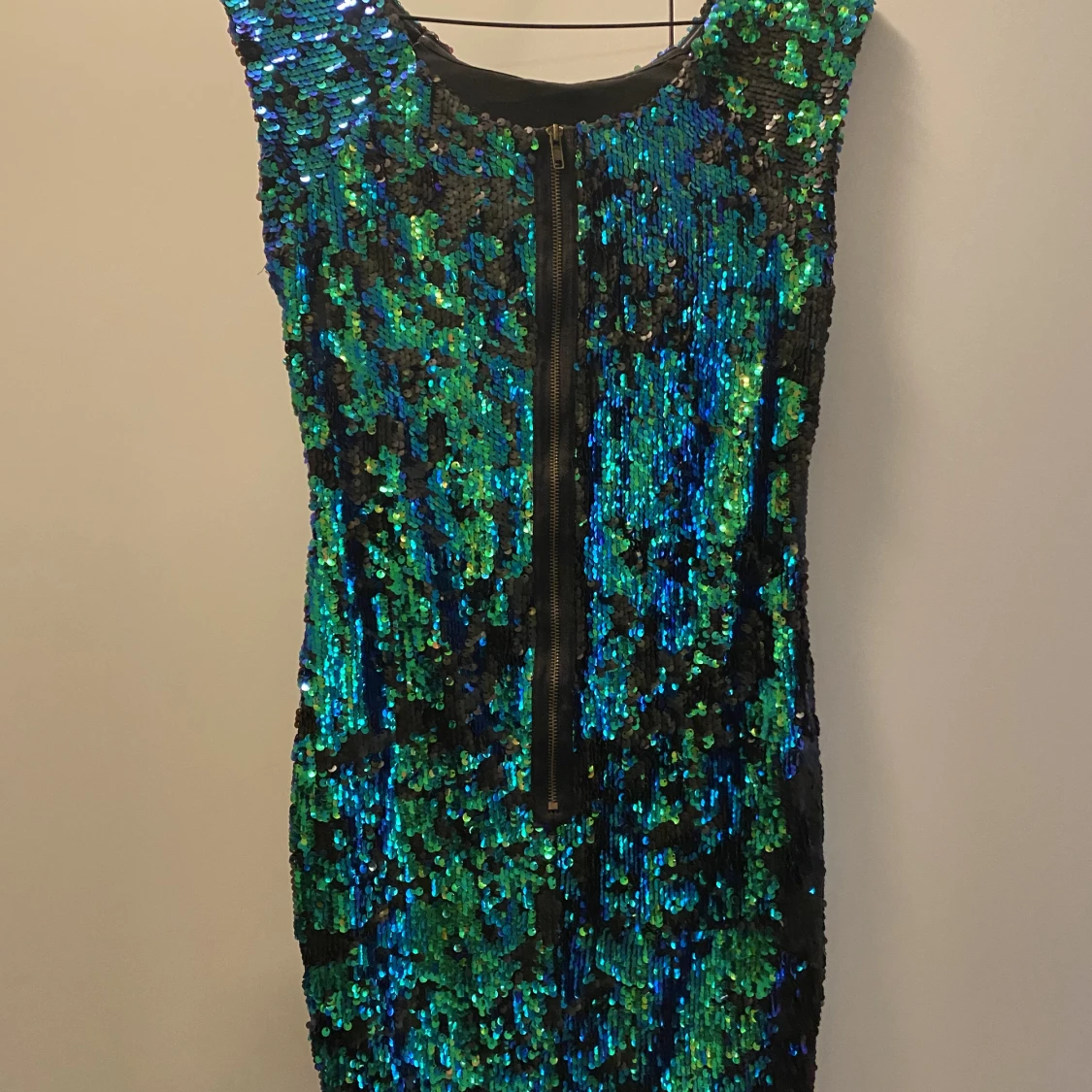 Kort paljettklänning - 90