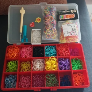 Loombands kit  - Bra skick! Nytt! Kontakta vid pris ni kan köpa den för👍💗