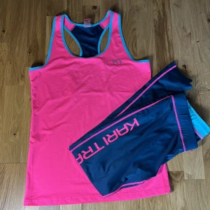 Kari Traa träningsset - Oanvänt träningsset från Kari Traa. Säljs tillsammans. Skicka privat om du vill ha fler bilder🩷 Storlek: L