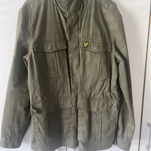 Lyle&Scott - Lyle&Scott jacka i storlek S, bra skick och knappt använt