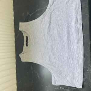 Linne  - Linne från BikBok, aldrig använt 