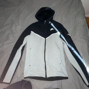 Nike Tech - Använd 1 gång