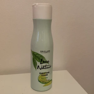 Purifying toner - En helt ny purifying toner från oriflame Sweden för oily skin väldigt bra för huden helt naturligt 150 ml☺️