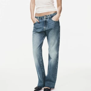 Jeans zara  - Helt nya lågmidjade jeans med prislappen på! 
