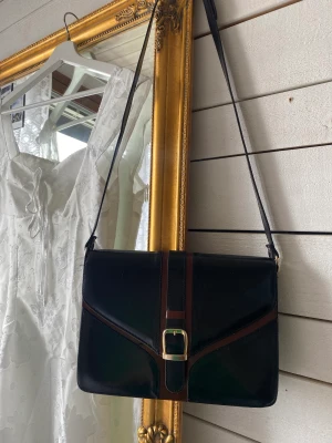 Vintage väska - Vintage väska, bra skick, köpt för 250 kr🤗