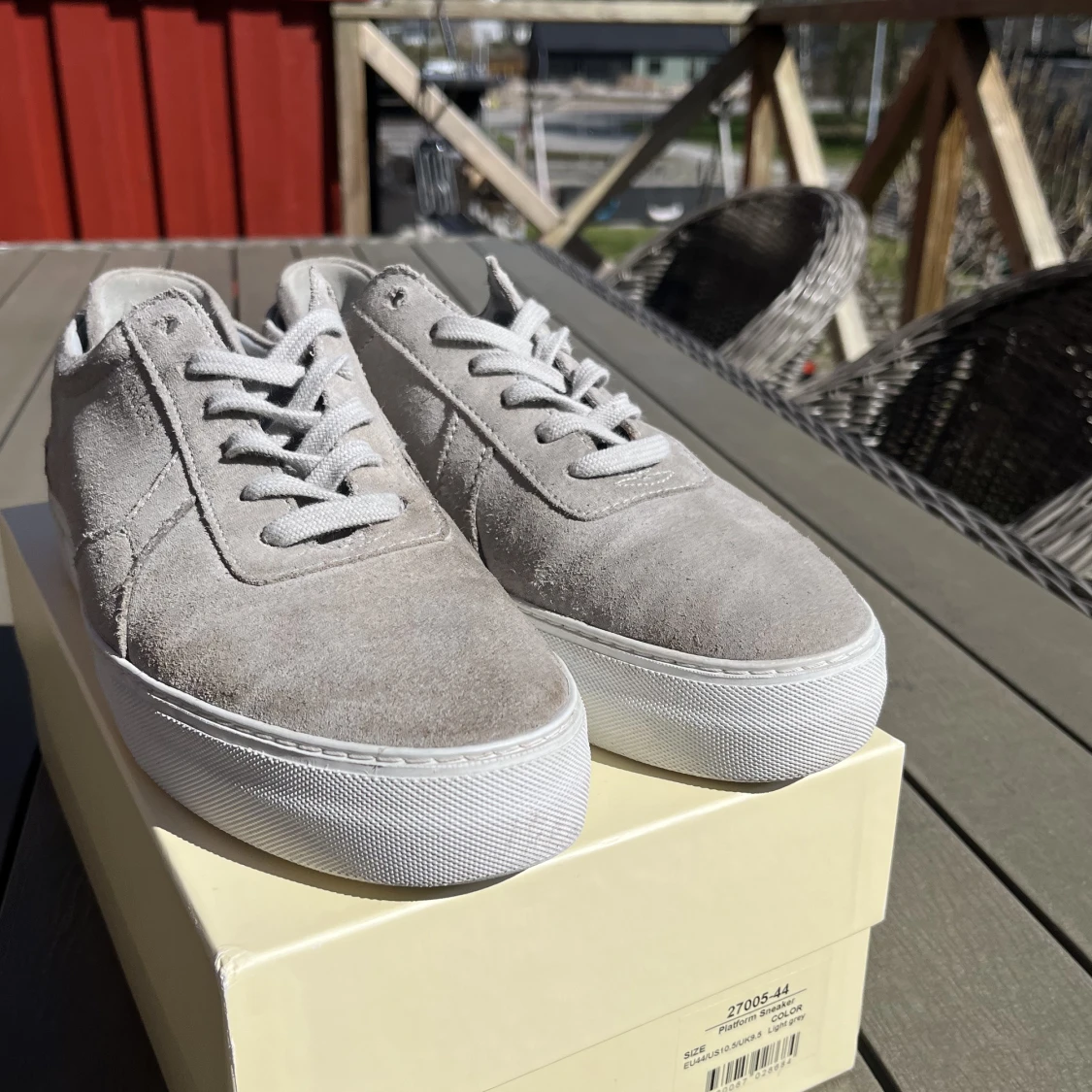 Arigato ljusgrå skor  - 90