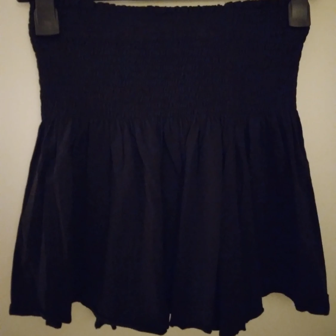 Svart kort kjol från Att/Åhléns. Bomull. Strlk: 34, XS. Helt NY & OANVÄND. - 1