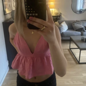 Rosa topp💓💓 - Så söt rosa topp, perfekt till sommaren, säljer då den inte kommer till användning utan mig, är i nyskick😇