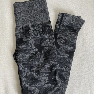 Gymshark tights  - Tights från Gymshark. Använda 8-10 gånger! Bra skick utan skador.