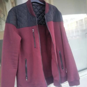 Bravesoul Burgundy Jacka  - perfect condition, got it from my cousin in London cause he doesnt wear it anymore but its a little too large for me, 