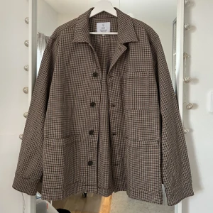 Kavaj/kappa rutig - Jättefin från Bläck, helt ny! Storlek L i herr, nypris 1200kr💕