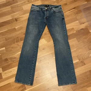LTB Roden jeans bootcut  - LTB roden jeans, knappt använda inga skador eller defekter. Storlek 30/32