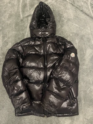 Moncler maya jacka - Moncler storlek XXL