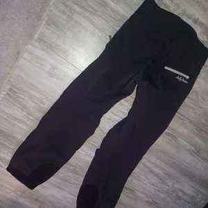 Helly Hansen byxor - Varma Helly Hansen Byxor perfekt till vädret