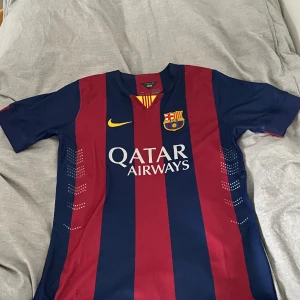 Barcelona hemmaställ 2014/15 - Neymar #11 Oanvänd, skick 10/10, taggar finns på  