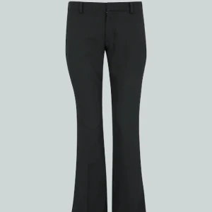 Lågmidjade kostymbyxor - Säljer dessa super fina lågmidjade kostymbyxor!! De har en super fin slits ner till och är perfekta till alla olika tillfällen🙌