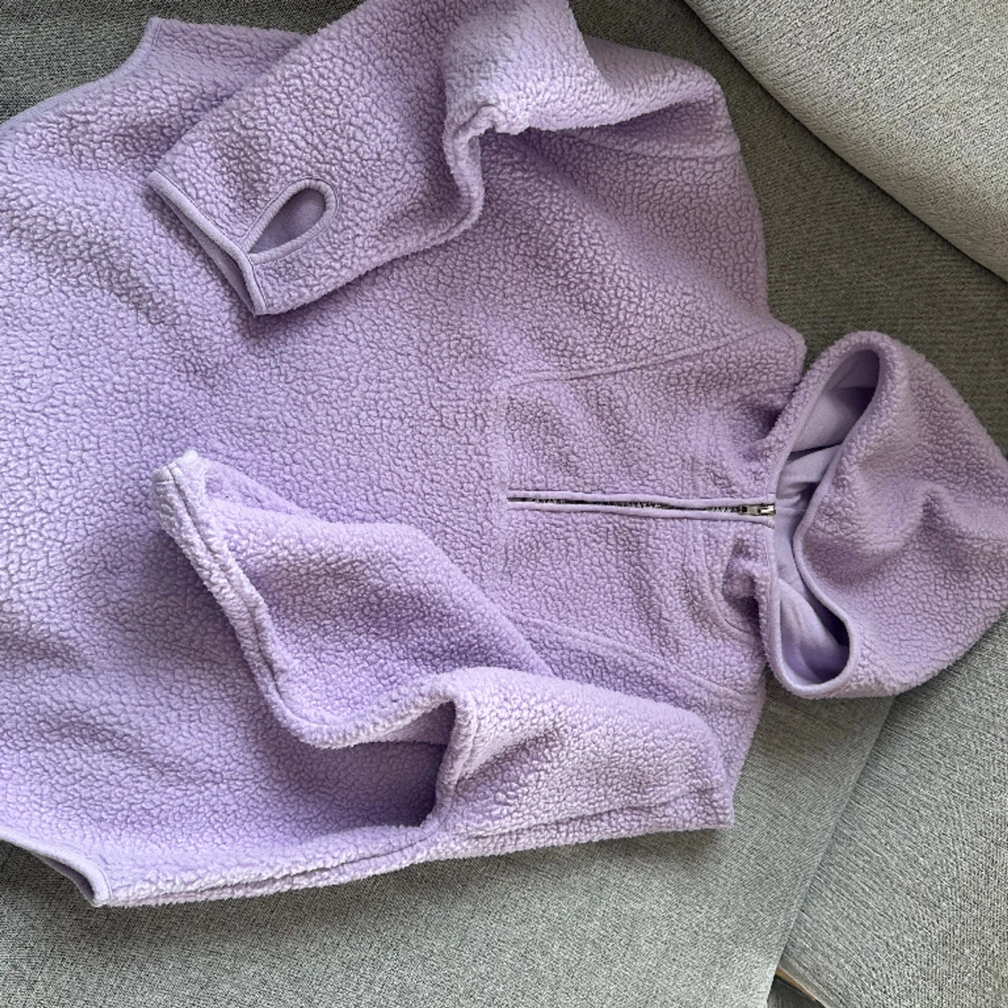Ny fleece hoodie från Pieces  - 91