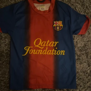 Fotbollströja  - Messi fotbollströja för barn i storlek 152! 