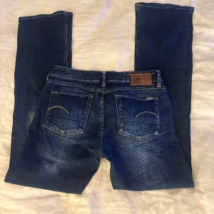 G-star jeans - snygga jeans som tyvärr är alldeles för korta för mig (178) skulle passa någon bra som är runt 172 eller kortare❣️❣️skriv för fler frågor