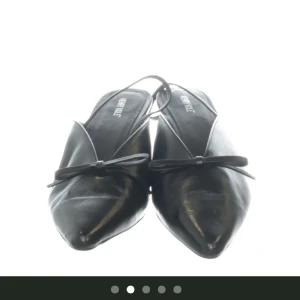 Klacksko Henry Kole modell Amelie stl 39 KÖPES - Svart klacksko modell Amelie stirlek 39 KÖPES 