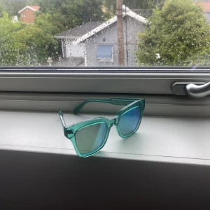 Chimi aqua 005💙 - Hej, säljer mina chimis i färgen aqua  005 ( väldigt lik 004) , är i bra skick och har inte kommit till användning, box och allting tillkommer vid köp! Dm för intresse!