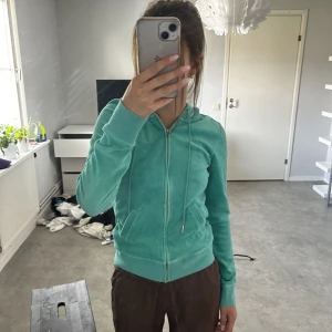 Juicy couture zip hoodie - Snygg zip som inte kommer till användning längre 