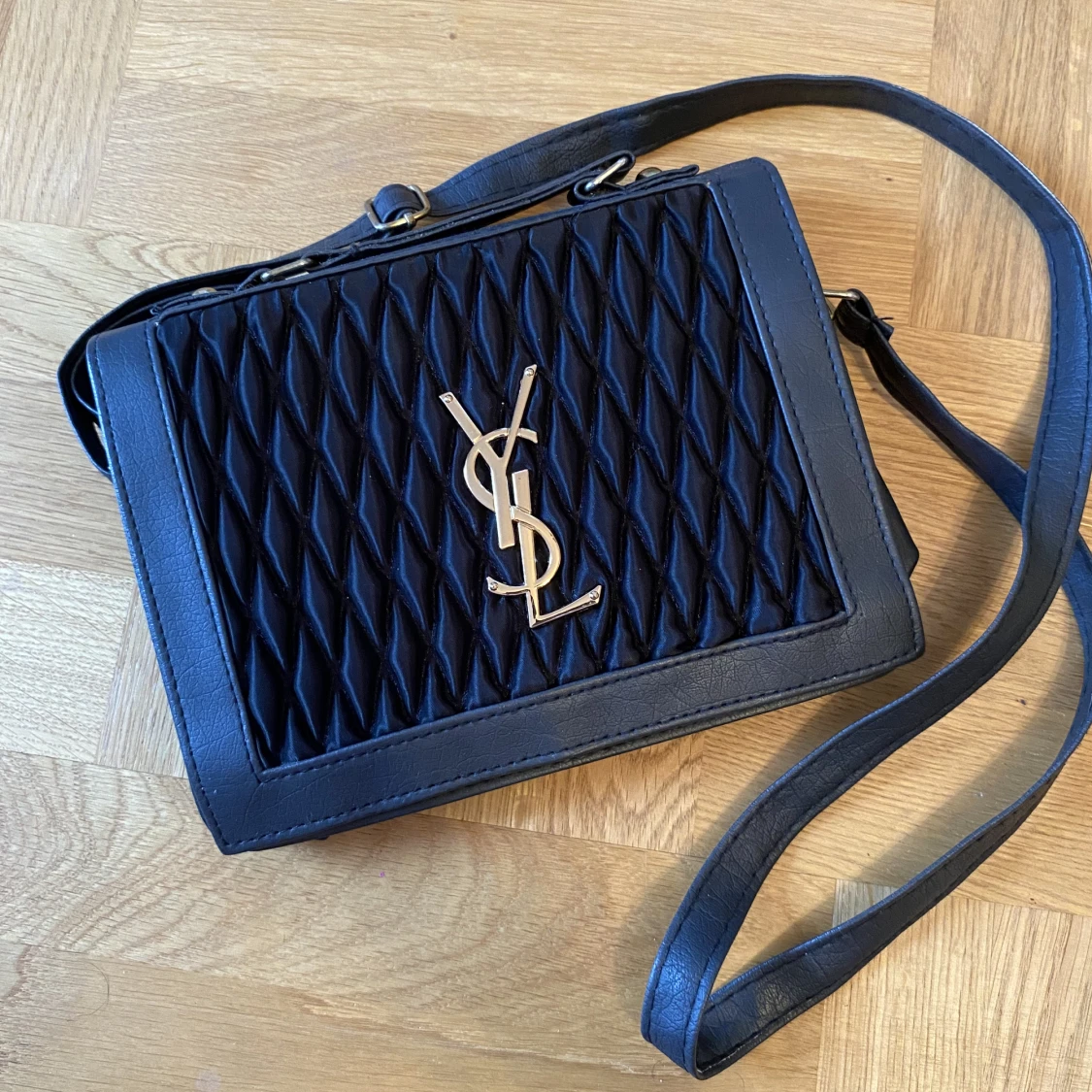 YSL liknande väska 