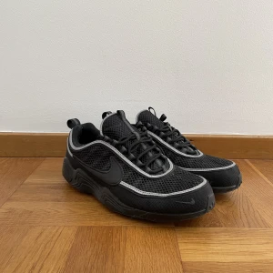 Nike Shoes - Använda 1 gång / lyser i mörker