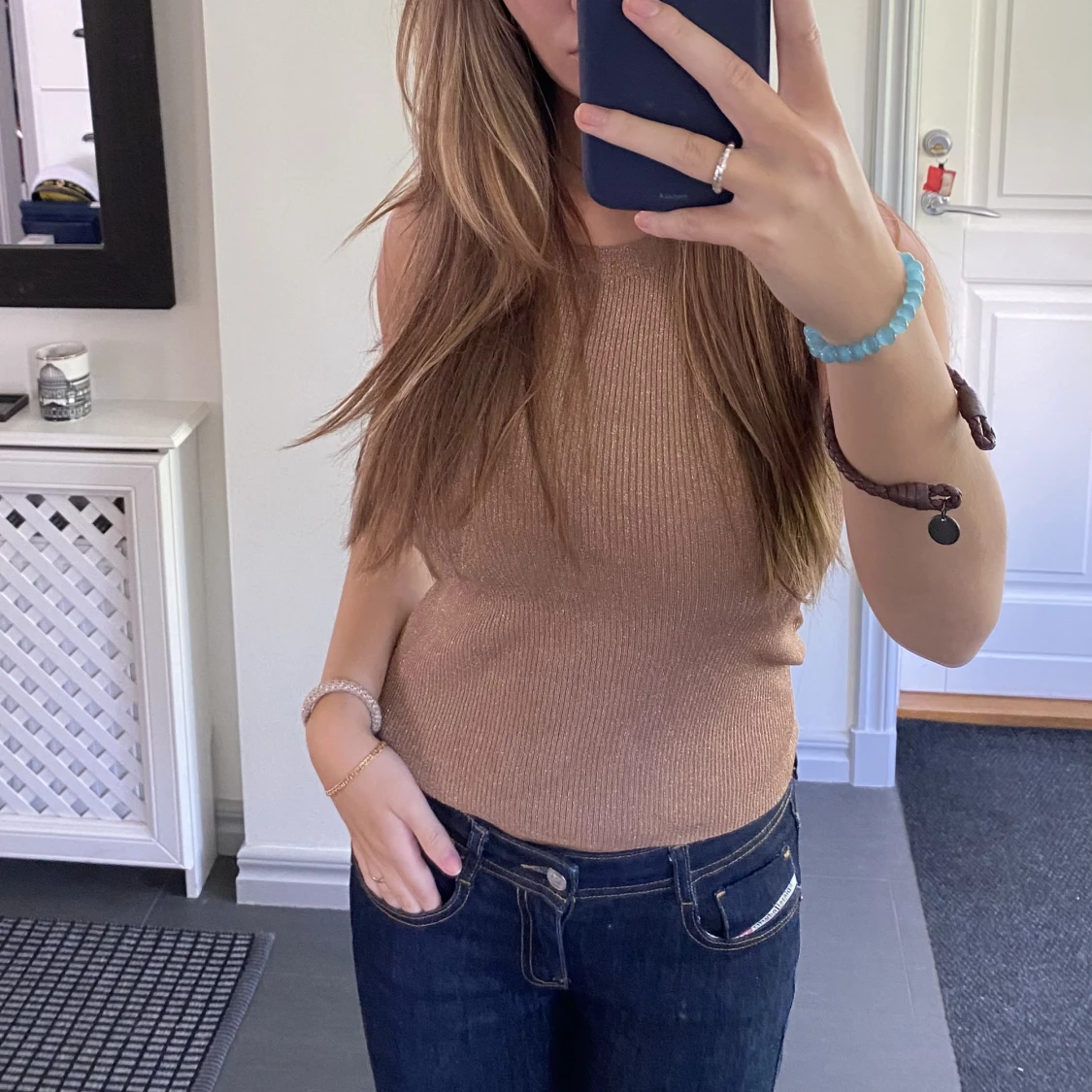 Guldigt glittrigt linne från mango