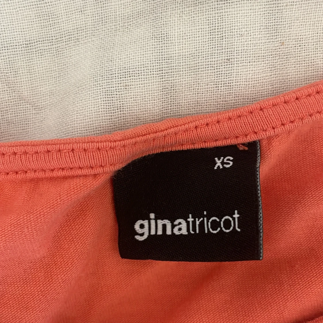 Rosa/orange färgad magtröja - 90