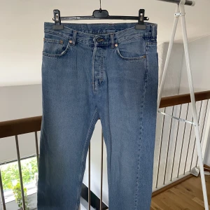 Weekday Space - Använda Weekday Space jeans, skick - 8/10