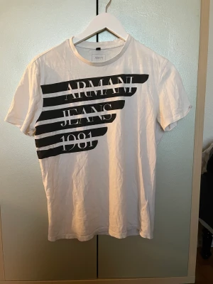 Armani T-Shirt - Skick 8/10