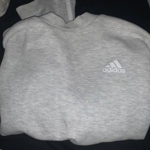 Croppad grå addidas kofta  - Oanvänd 