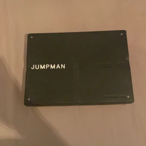 Jordan&nike skor - Jordan&nike skor svart röda 