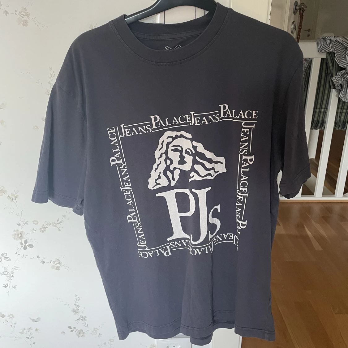 PALACE T SHIRT 