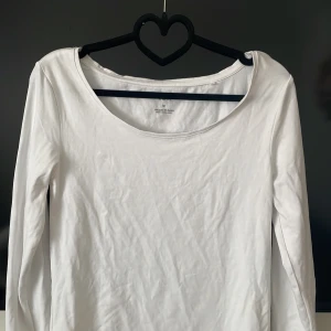 Vit tröja - Vit långärmad tröja från lager 157 Storlek M