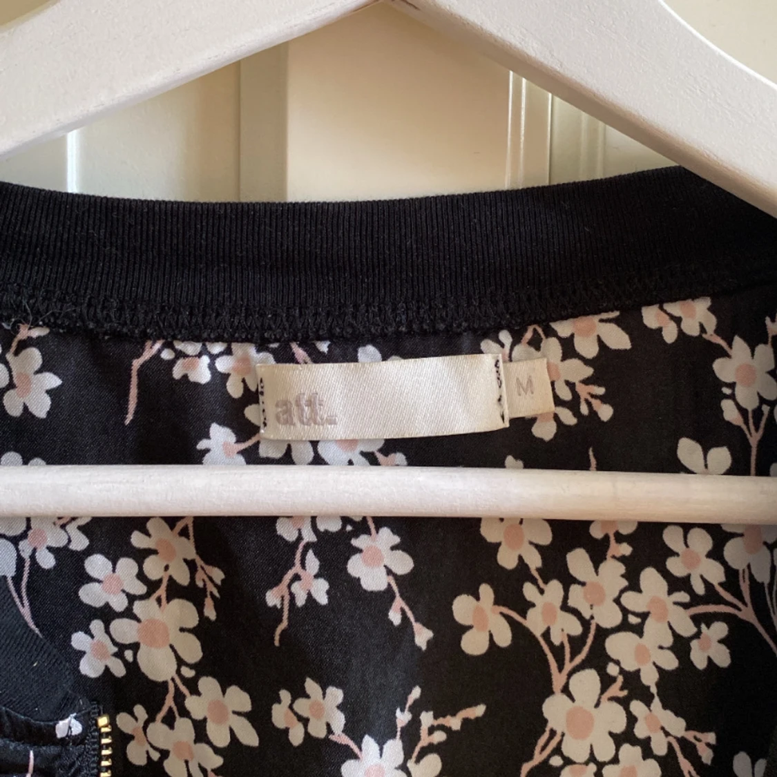 Blommig tunn jacka - 91