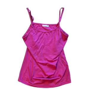 Rosa top  - Skick: 8/10! Skriv om du har frågor eller vill se fler bilder! 