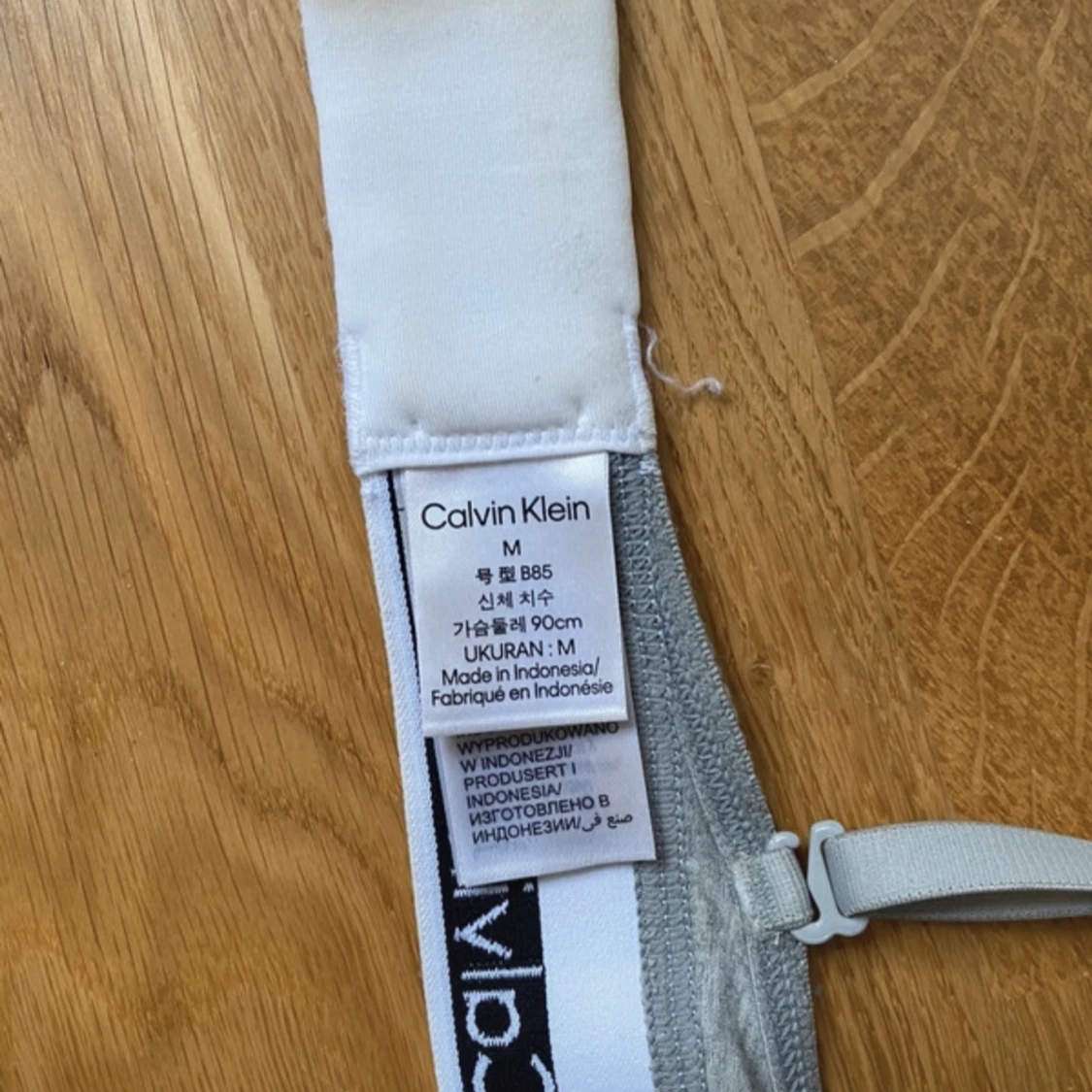 Grå Calvin Klein bh stl M - 91