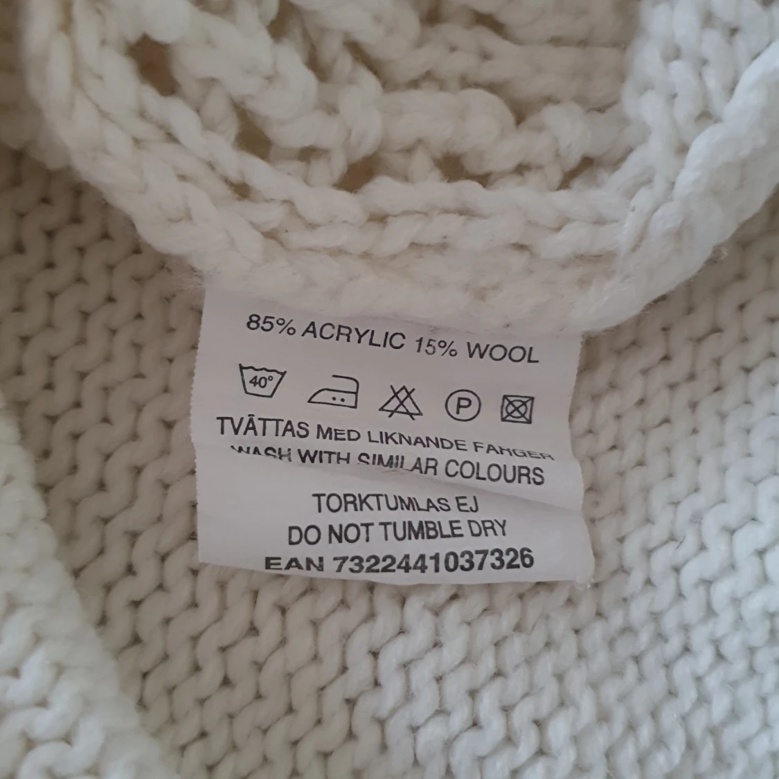 Stickad vit tröja - 91