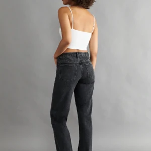 Low waist jeans - Säljer dessa snygga jeans då de inte passar mig längre🩷Midjemått:66 cm och längd: ca. 175 cm