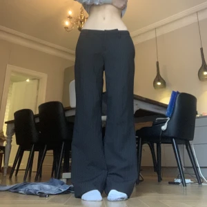 Kostymbyxor  - Så snygga men har så många! Midjebredd 40, innerbenslängd 74