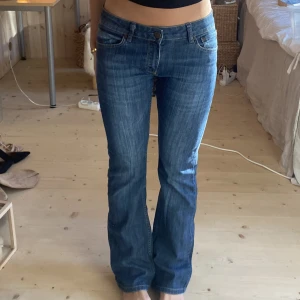 Jeans - SUPER snygga lågmidjade jeans